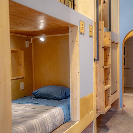 Social Stays - Santa Barbara'S First Hostel On State Street Esterno foto