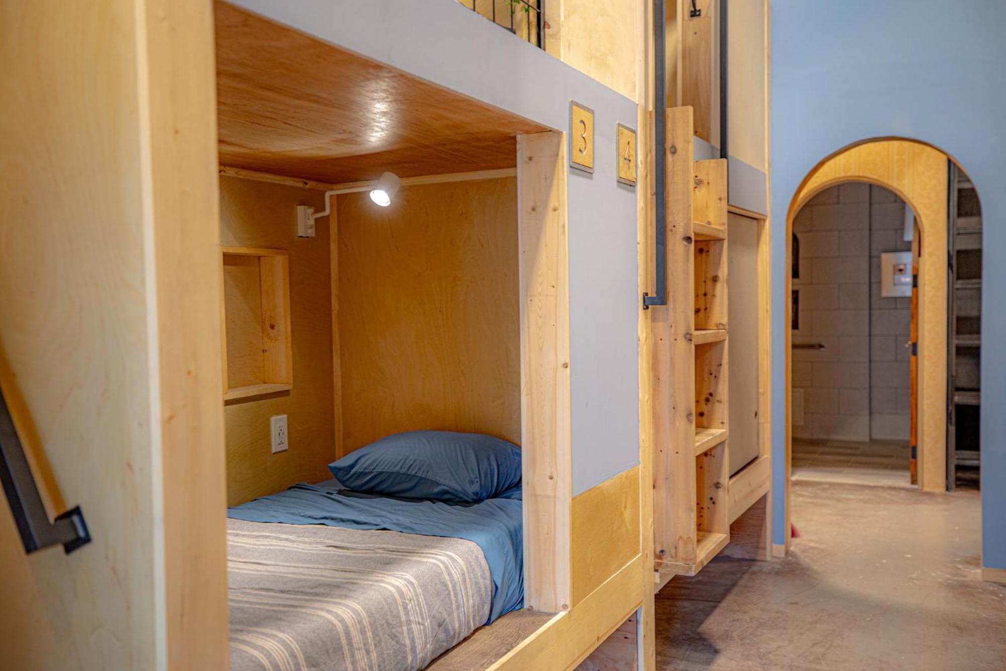 Social Stays - Santa Barbara'S First Hostel On State Street Esterno foto