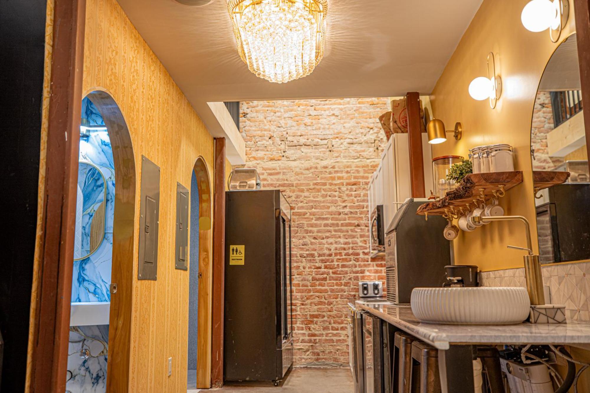 Social Stays - Santa Barbara'S First Hostel On State Street Esterno foto