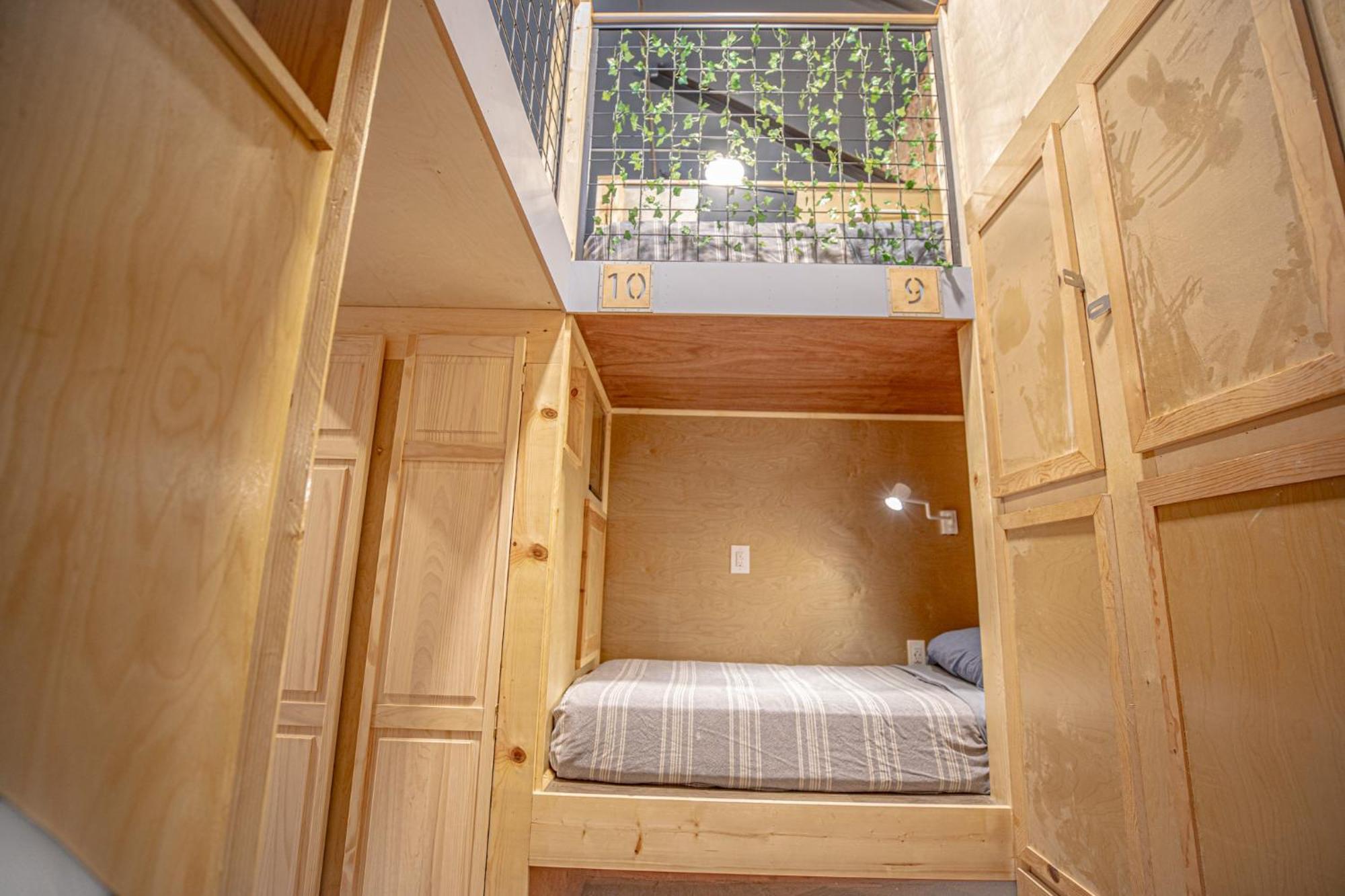 Social Stays - Santa Barbara'S First Hostel On State Street Esterno foto