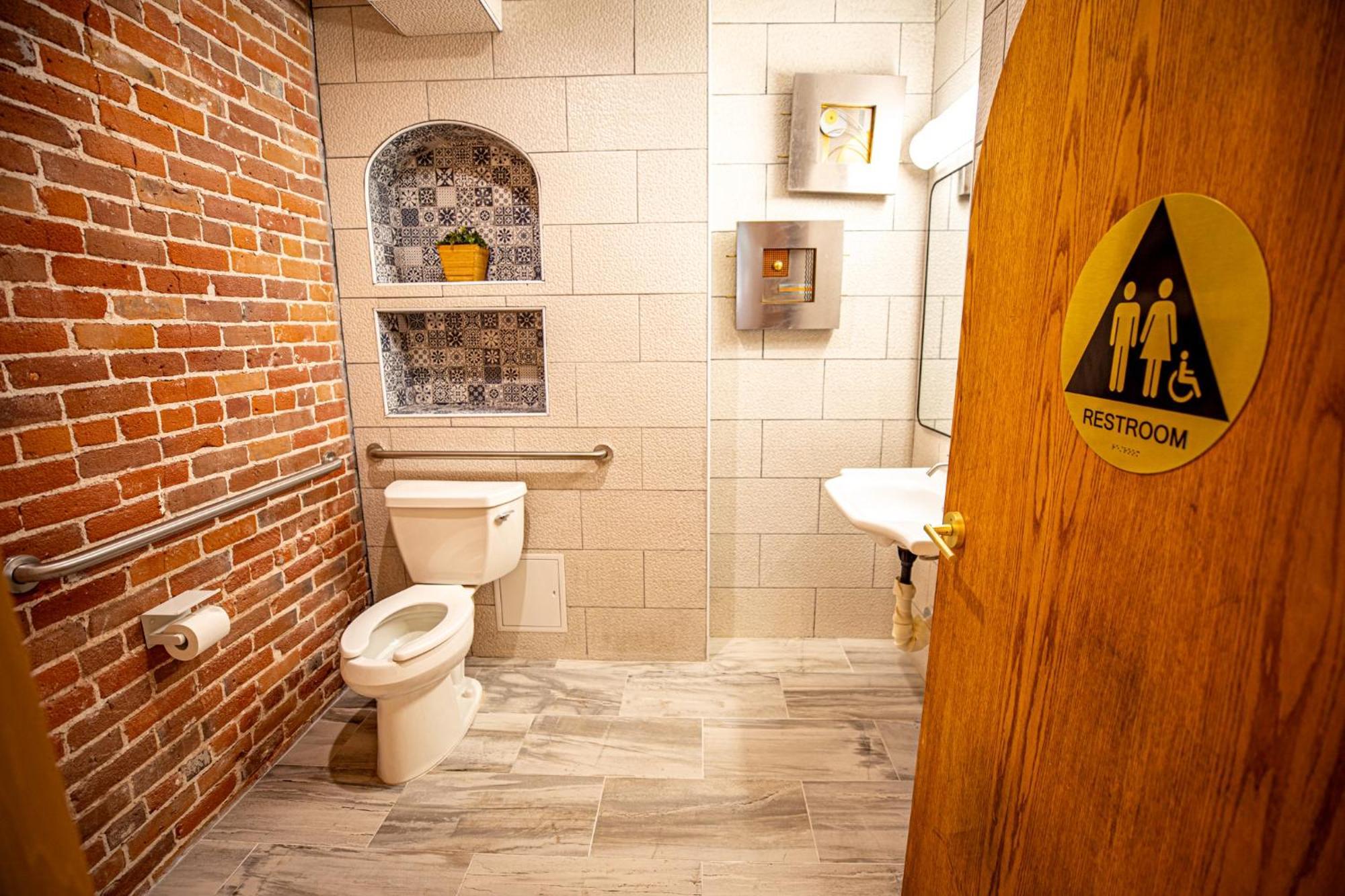Social Stays - Santa Barbara'S First Hostel On State Street Esterno foto