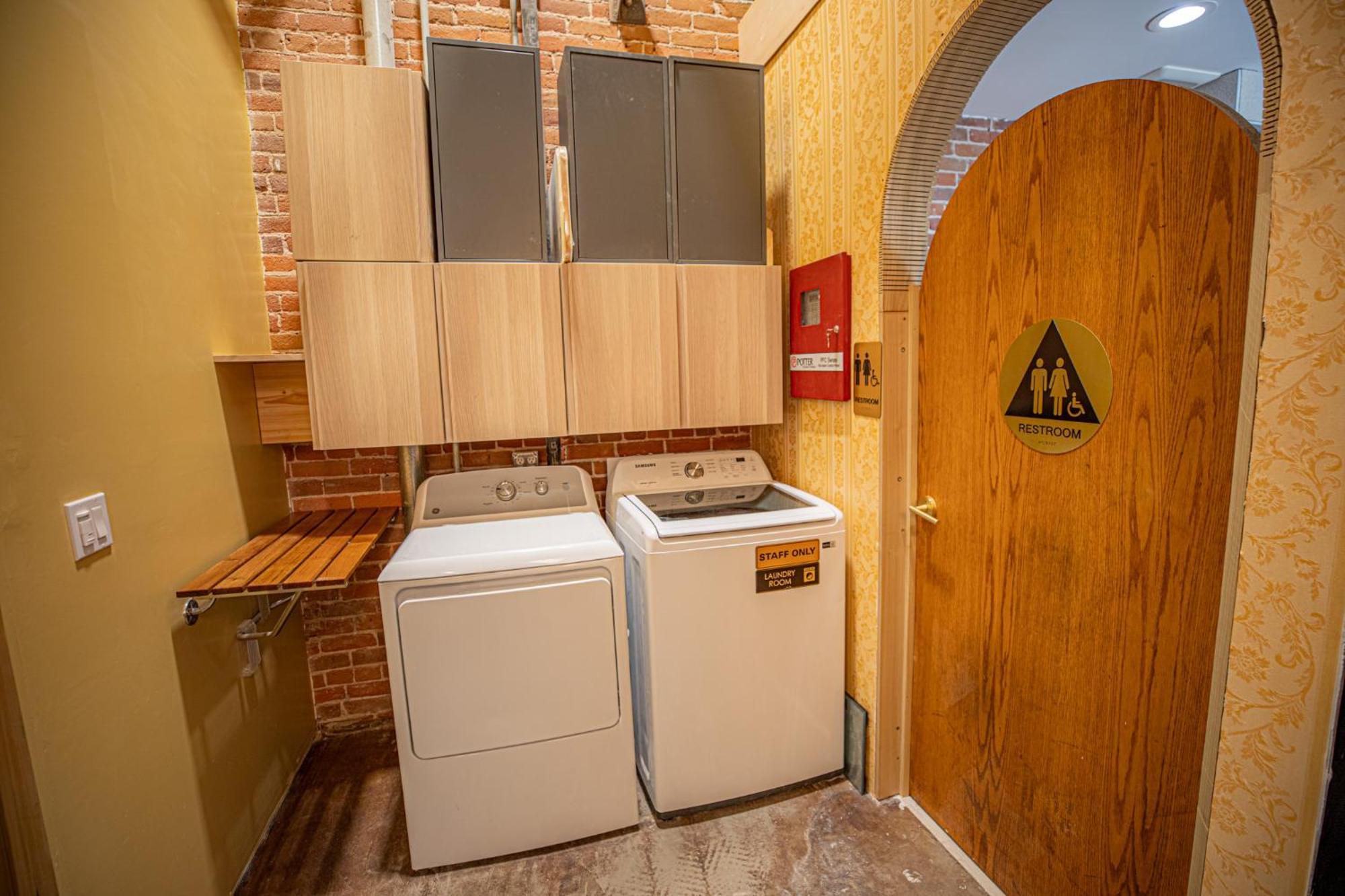 Social Stays - Santa Barbara'S First Hostel On State Street Esterno foto
