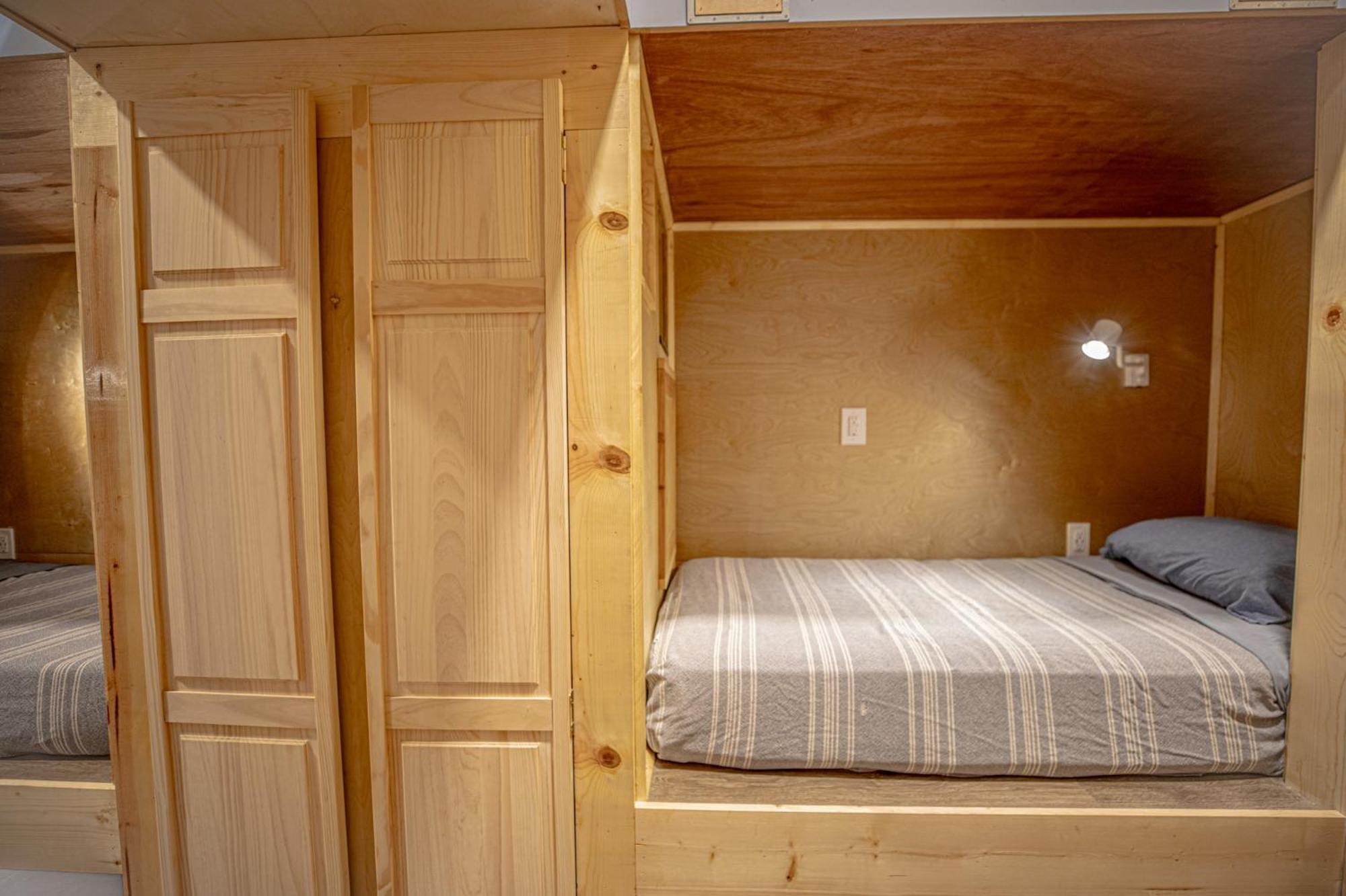 Social Stays - Santa Barbara'S First Hostel On State Street Esterno foto